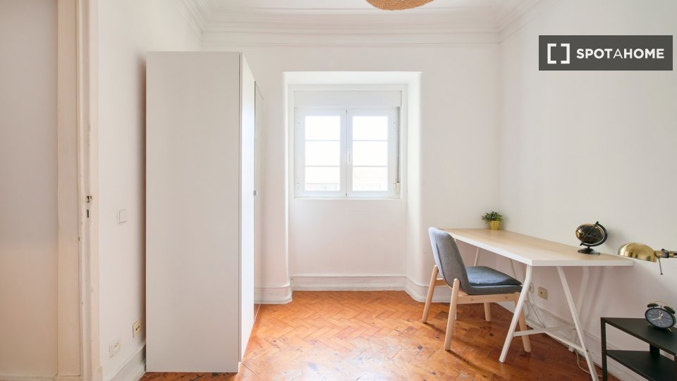 Double room Lisbon, 4 beds — photo 57