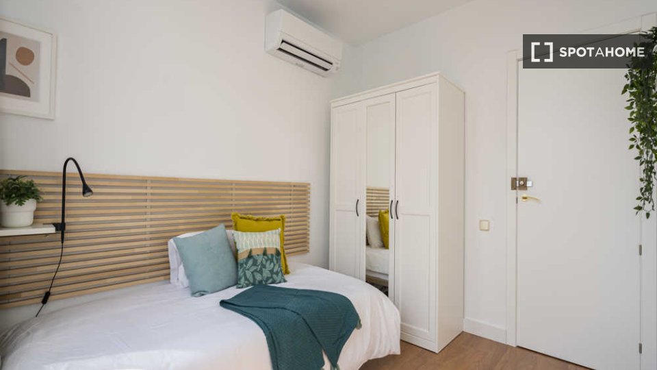 Double room Madrid, 12 beds — photo 100