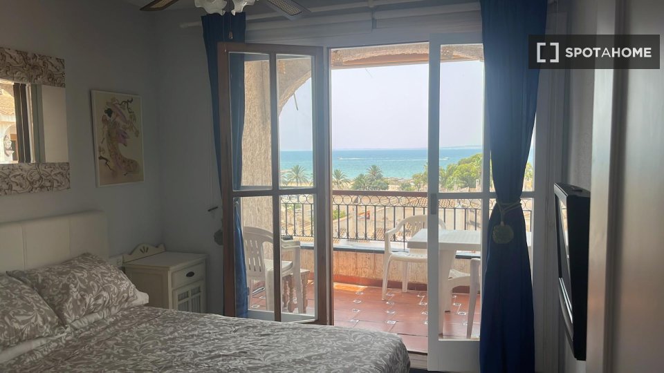 Apartment Alicante, 2 beds, 91m² — photo 1