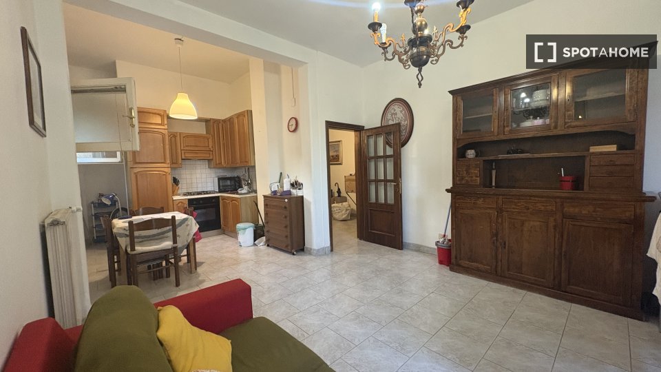 Double room Florence, 3 beds, 90m² — photo 27
