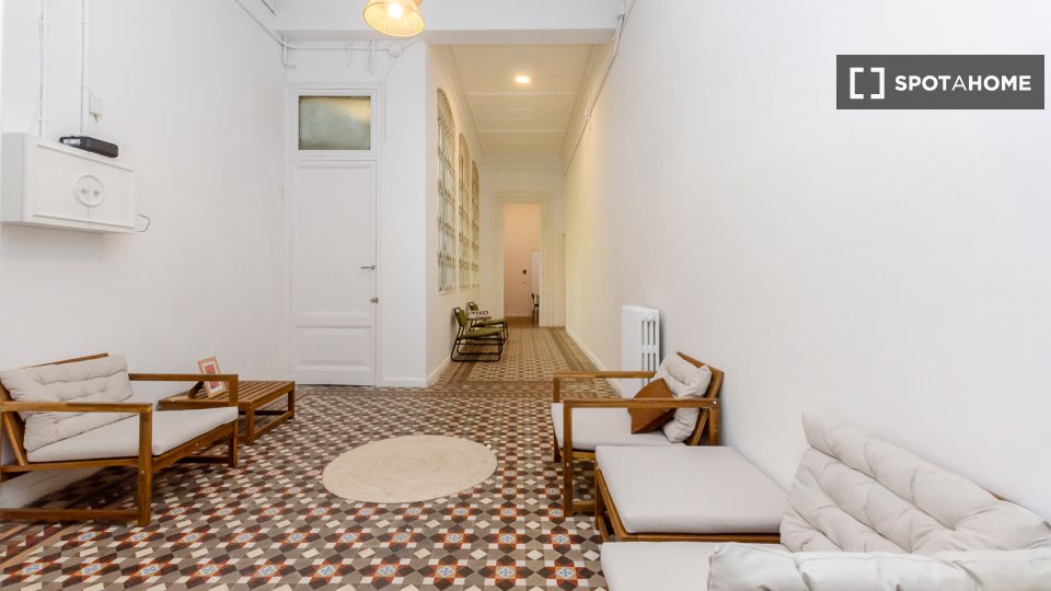 Double room Barcelona, 10 beds, 252m² — photo 19