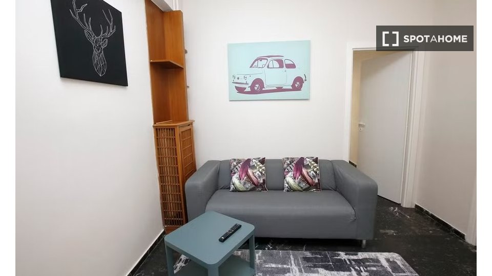 Double room Athens, 3 beds — photo 13