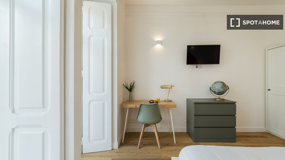 Double room Lisbon, 6 beds — photo 38