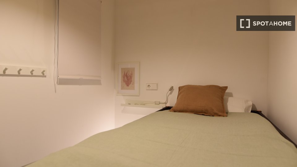 Habitación doble Barcelona, 14 habitaciones — foto 16