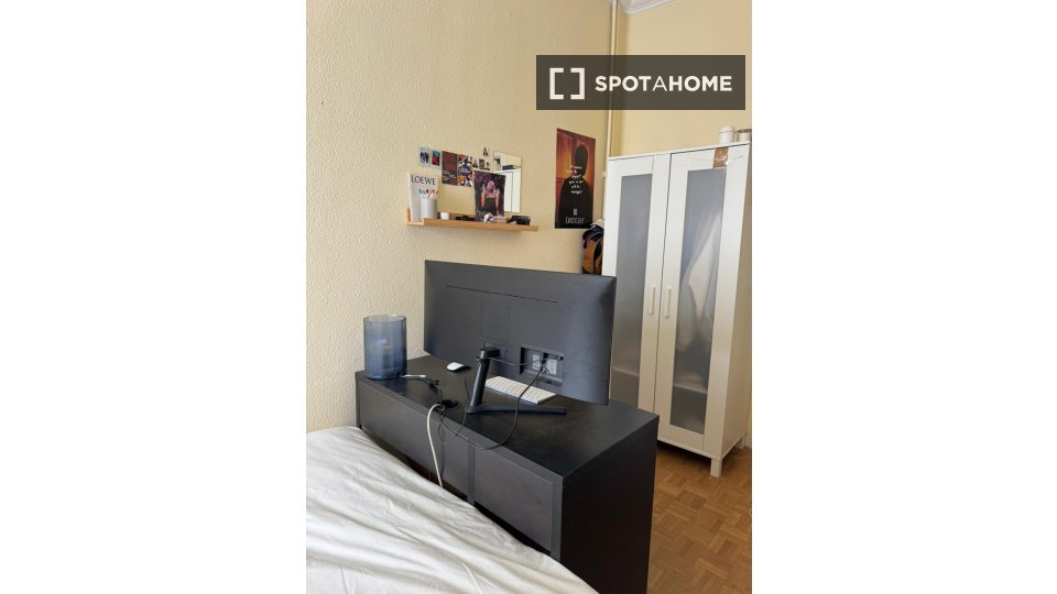 Double room Madrid, 4 beds, 150m² — photo 10