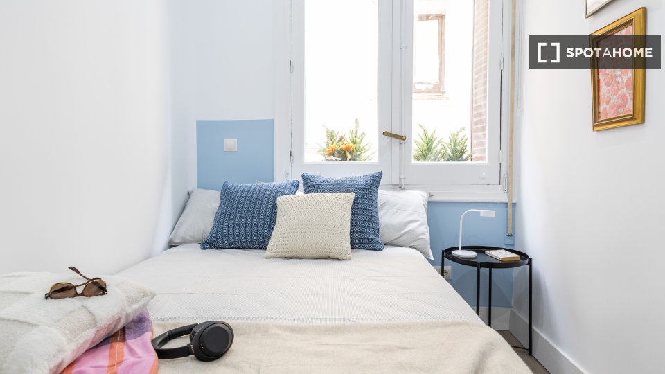 Double room Madrid, 9 beds, 210m² — photo 11