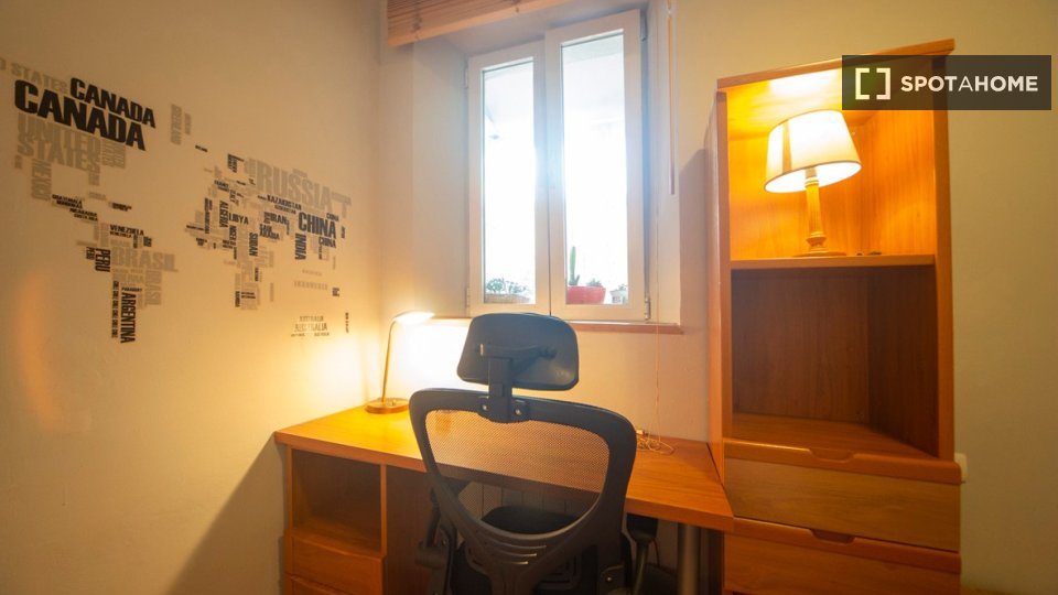 Double room Granada, 3 beds — photo 5