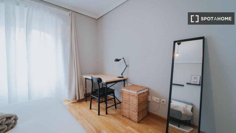 Double room Madrid, 4 beds — photo 14