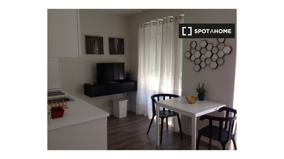 Apartment Lisbon, 1 bed, 40m² — photo 1