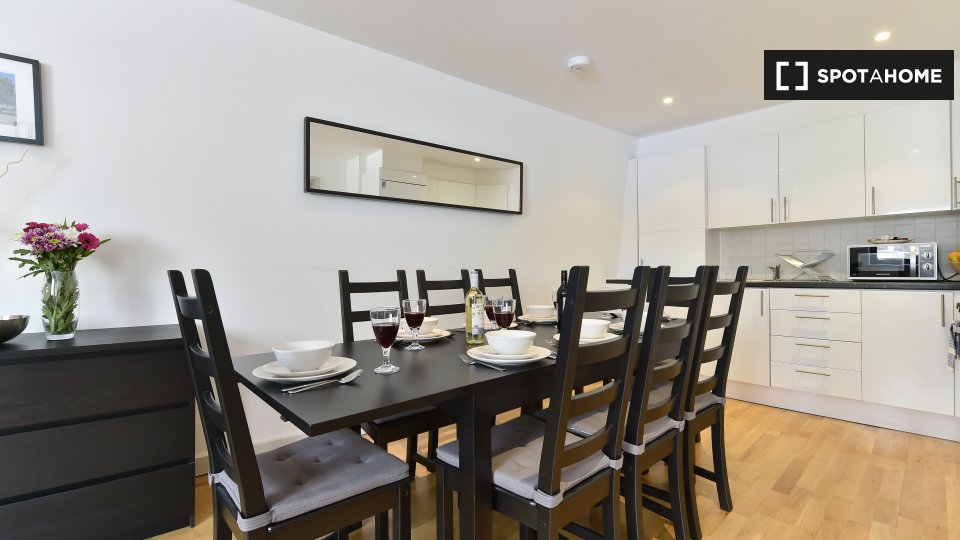Apartment London, 3 beds, 80m² — photo 1