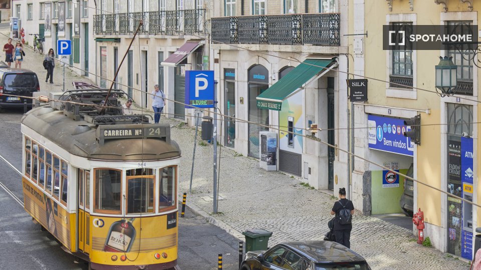 Apartment Lisbon, 3 beds — photo 15
