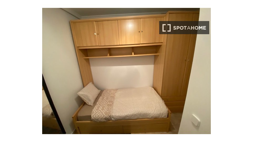 Double room Madrid, 6 beds — photo 7