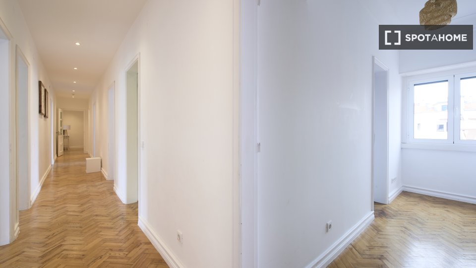 Double room Lisbon, 9 beds — photo 27