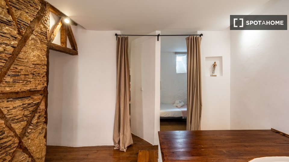 Apartment Lisbon, 2 beds, 84m² — photo 19