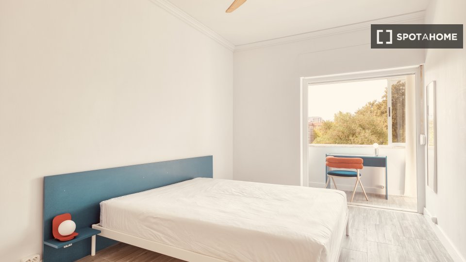 Double room Lisbon, 5 beds — photo 6