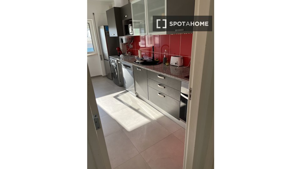 Apartment Lisbon, 3 beds, 89m² — photo 15