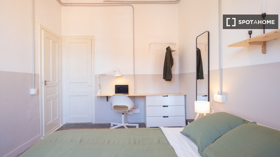 Double room Barcelona, 4 beds, 90m² — photo 9