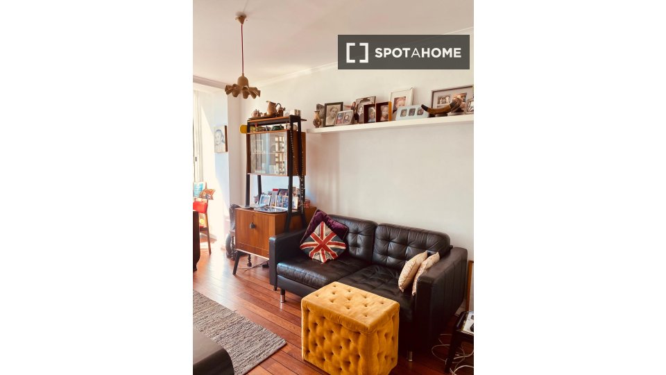 Double room Lisbon, 3 beds, 100m² — photo 8