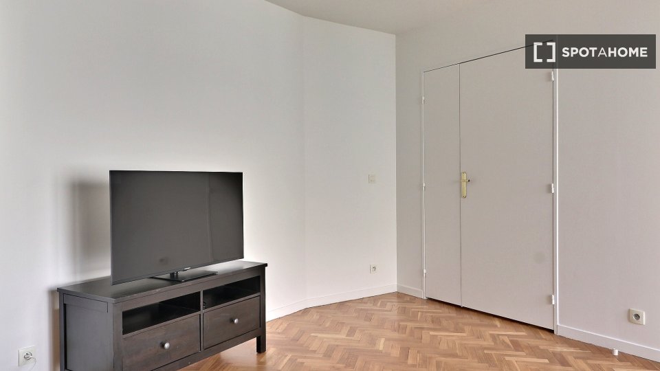 Apartment Paris, 1 bed, 46m² — photo 2