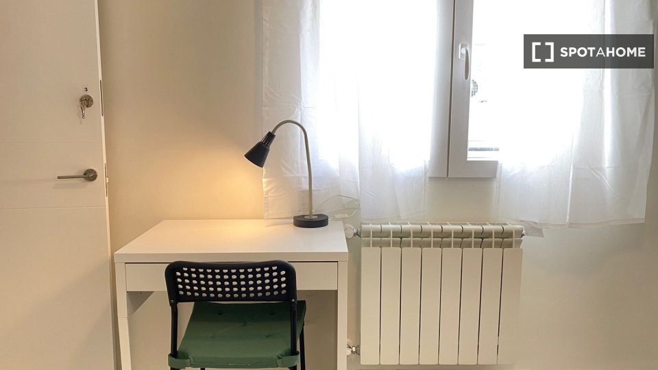 Double room Madrid, 4 beds — photo 10