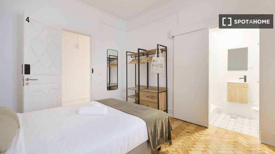 Double room Lisbon, 7 beds — photo 21