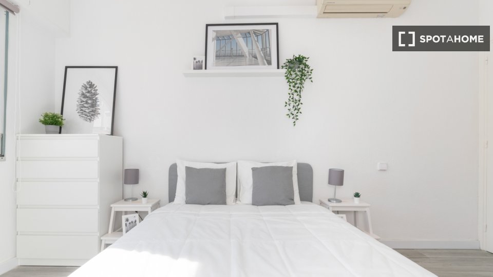 Double room Barcelona, 4 beds, 120m² — photo 8