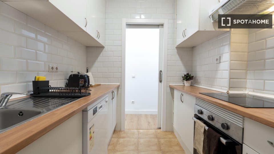 Double room Madrid, 4 beds — photo 13