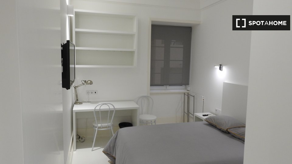 Double room Lisbon, 6 beds, 210m² — photo 2
