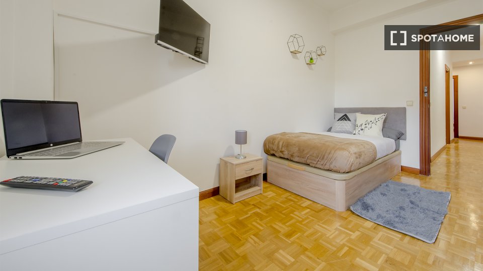 Double room Madrid, 8 beds, 240m² — photo 38