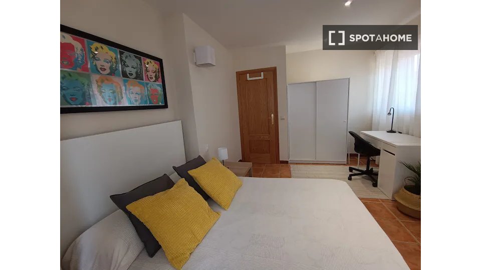 Double room Madrid, 5 beds — photo 1