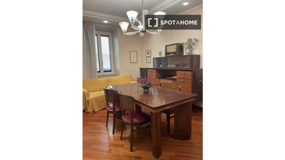 Double room Rome, 1 bed, 90m² — photo 3