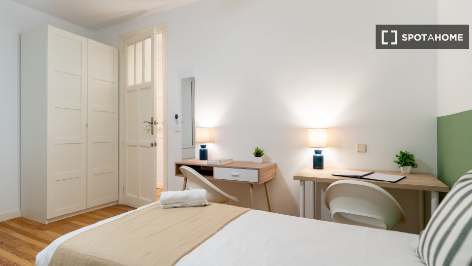 Double room Madrid, 4 beds — photo 9