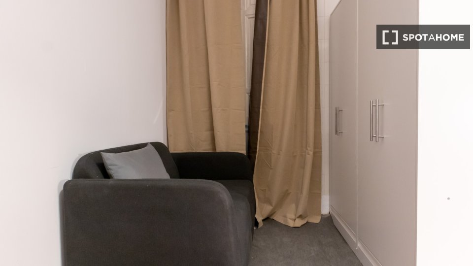 Double room Madrid, 8 beds, 160m² — photo 3