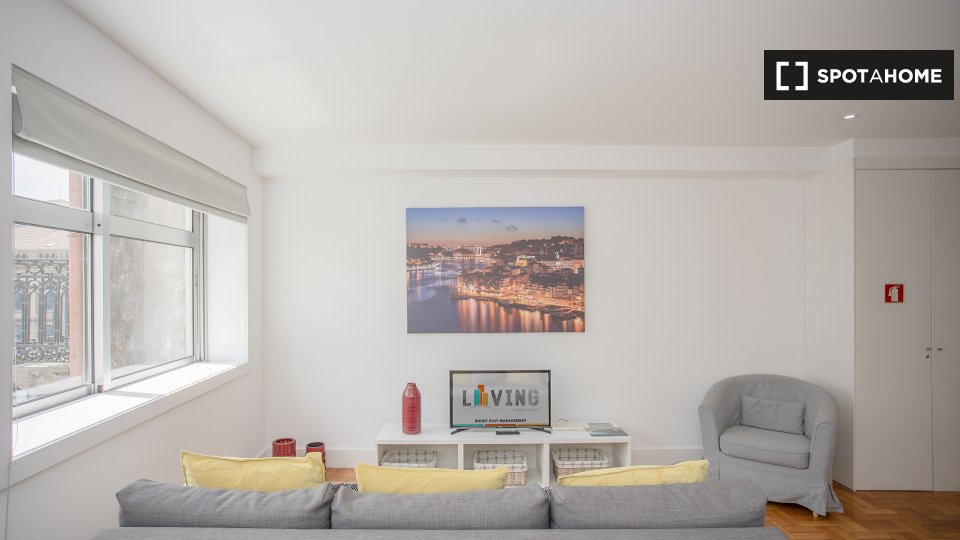 Apartment Porto, 1 bed, 45m² — photo 1