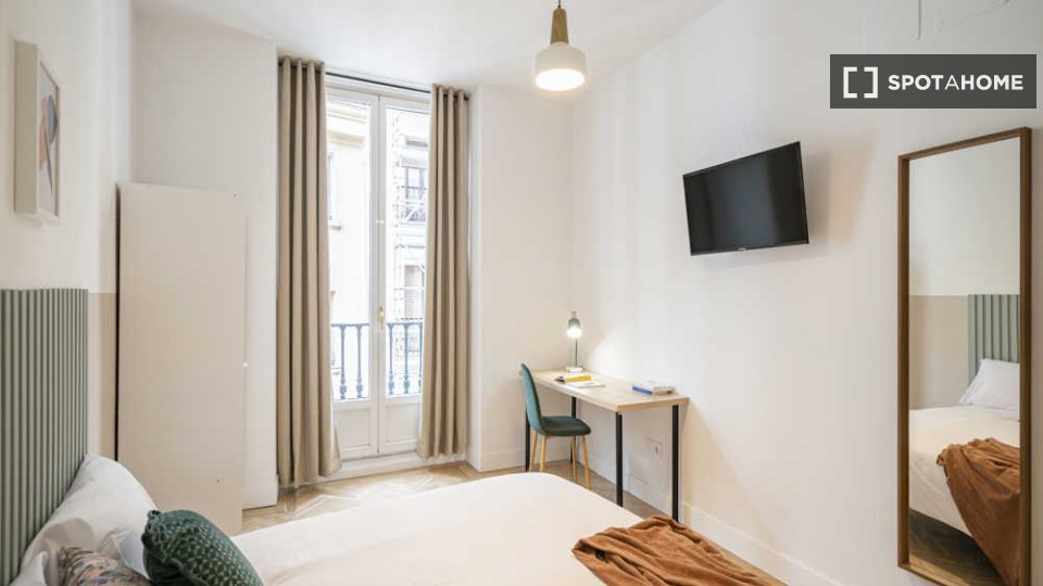 Double room Madrid, 16 beds — photo 54
