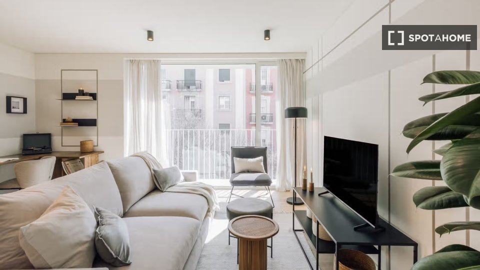 Apartment Lisbon, 2 beds, 99m² — photo 13