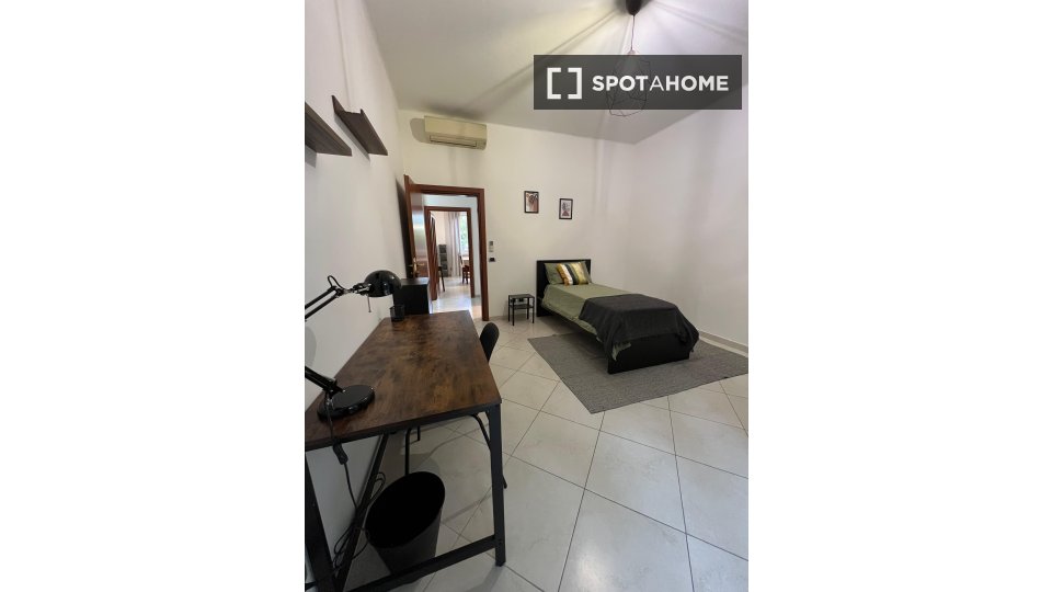 Double room Bologna, 2 beds — photo 6