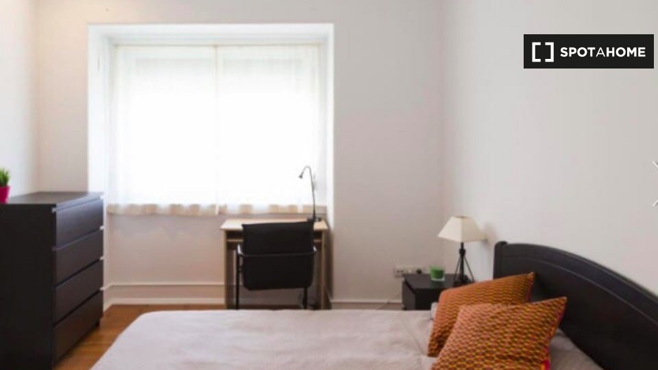 Double room Lisbon, 4 beds — photo 3