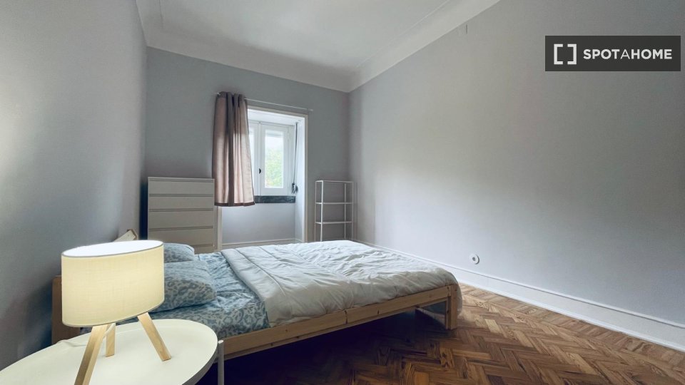 Double room Lisbon, 6 beds, 20m² — photo 7