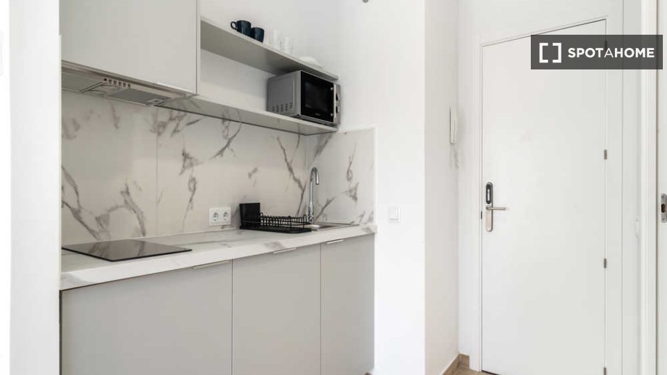Double room Madrid, 12 beds — photo 42