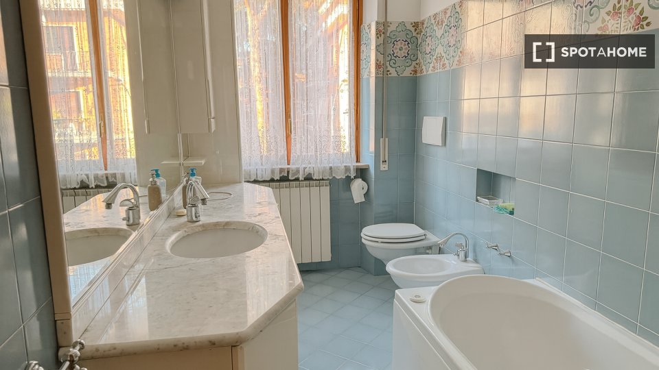 Double room Rome, 5 beds — photo 4