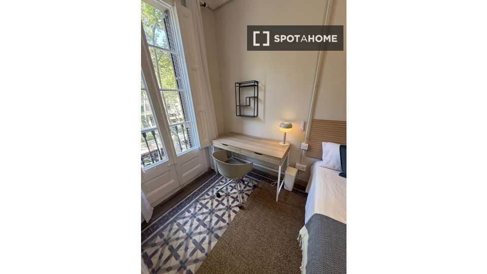 Double room Barcelona, 7 beds, 180m² — photo 8