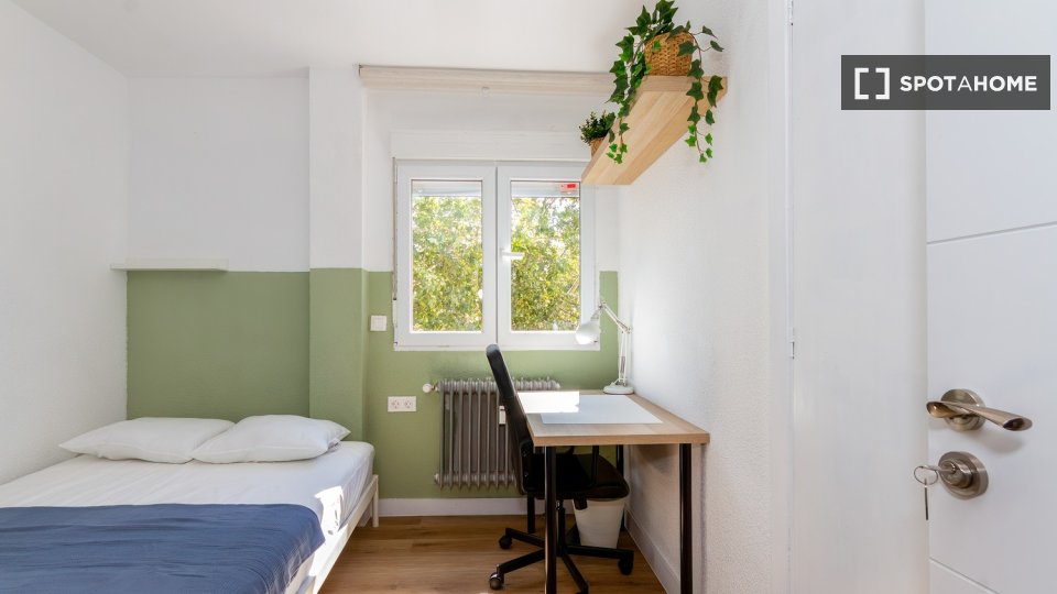 Se alquila habitación compartida en Alcalá de Henares