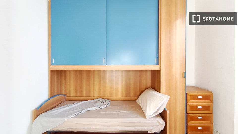 Double room Milan, 3 beds, 75m² — photo 9