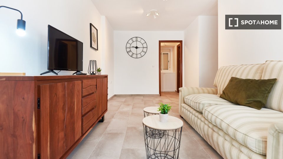 Double room Seville, 3 beds — photo 10