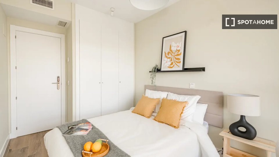 Double room Madrid, 5 beds — photo 9