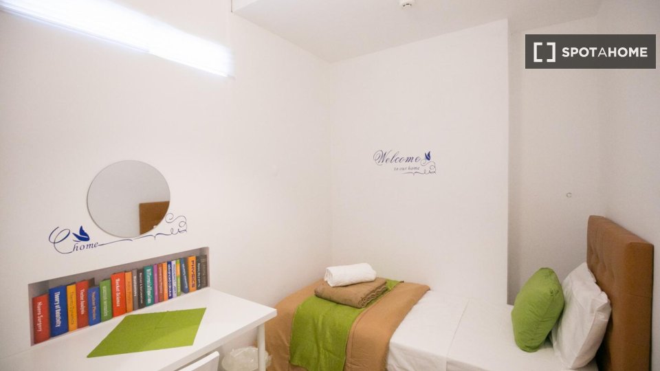 Double room Lisbon, 20 beds — photo 29