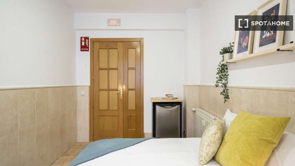 Double room Madrid, 25 beds — photo 15