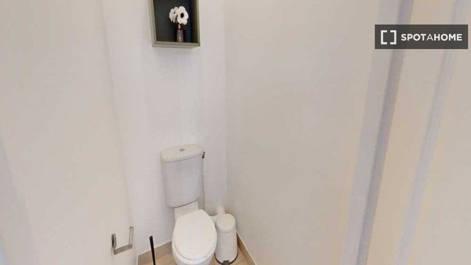 Double room Paris, 5 beds, 120m² — photo 11