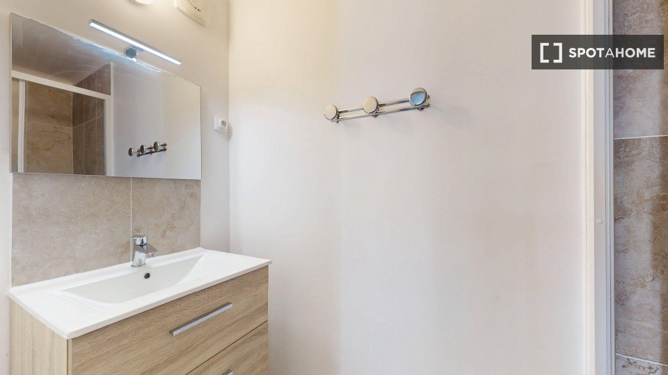 Double room Paris, 4 beds — photo 10